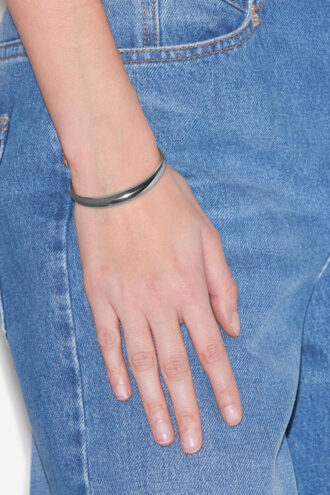 Bracciale rigido in ottone con finitura argento Pio