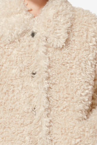 Cappotto corto in pelliccia sintetica riccia Tarvey