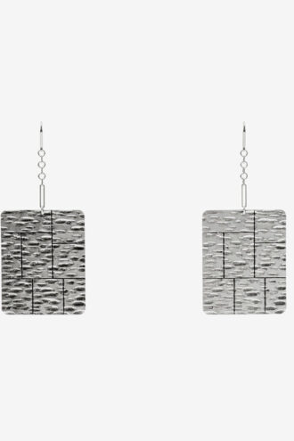 Orecchini pendenti con placca Blacke